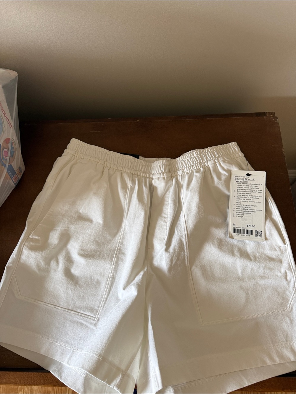 Lululemon mens medium 5 inch bowline short white